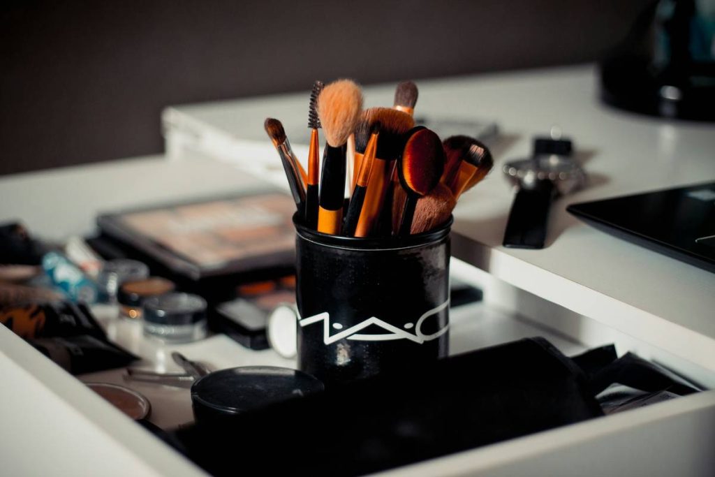 Elite Brands: 7 Proven Tips to Avoid Costly Designer Makeup Mistakes